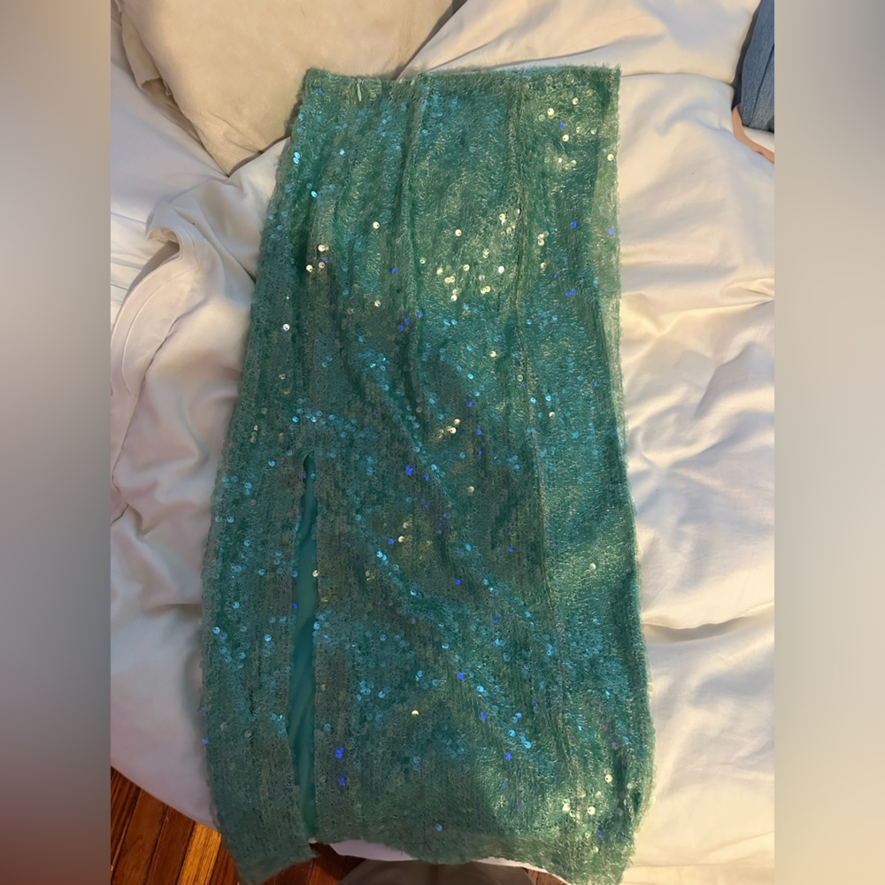 ZARA SEQUIN SKIRT WITH SLIT